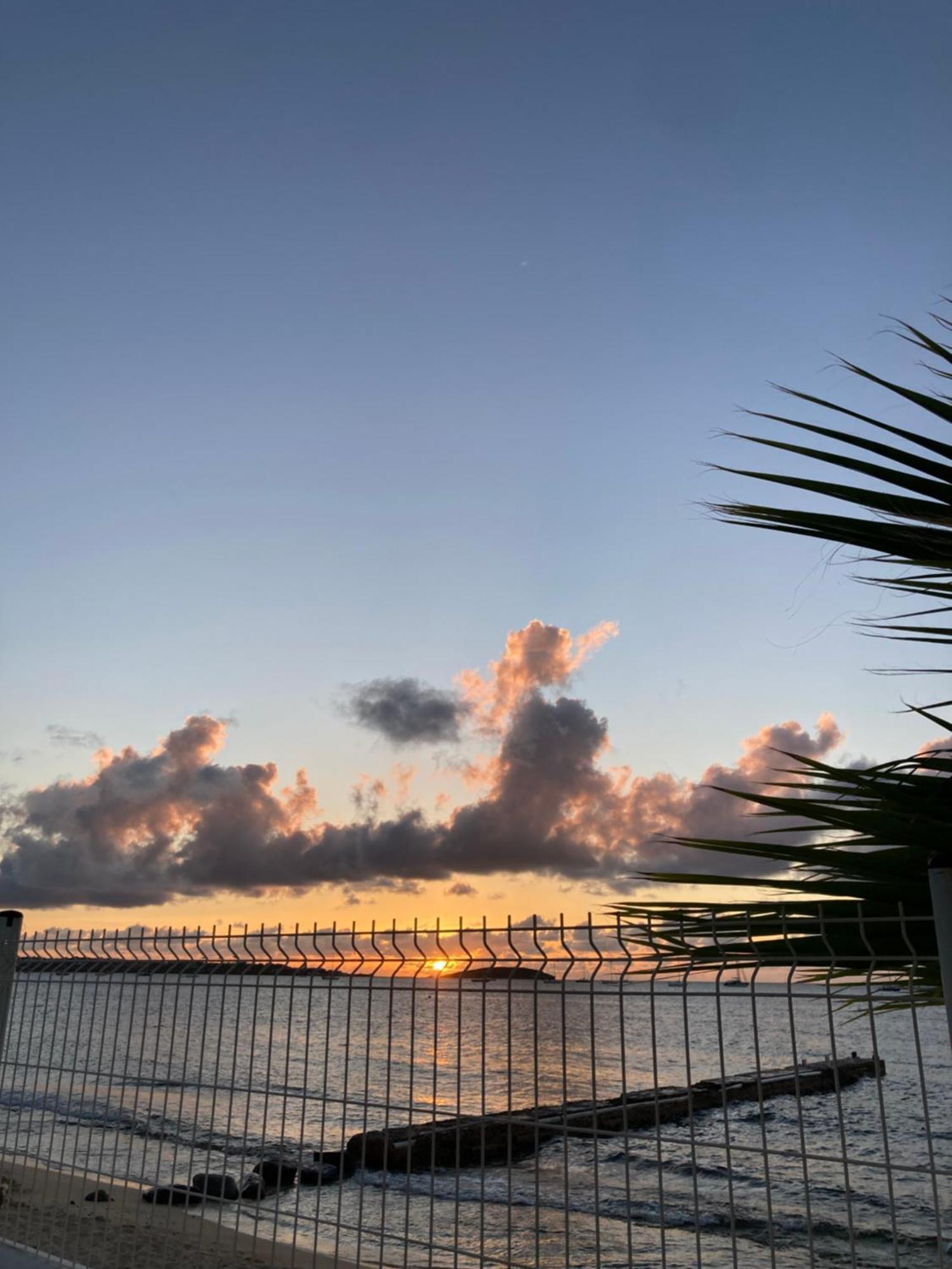 Appartement Pieds Dans L'Eau Vue Mer Acces Plage Et Piscine Marigot  Exteriör bild